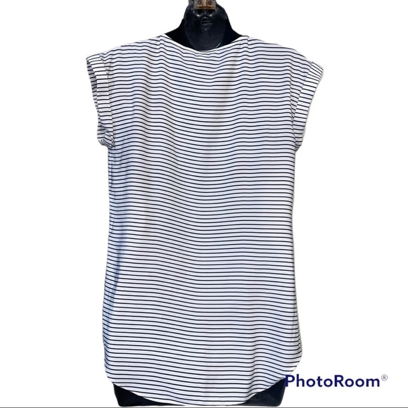 Express Black & White Striped Blouse Top sleeveless - Picture 2 of 4